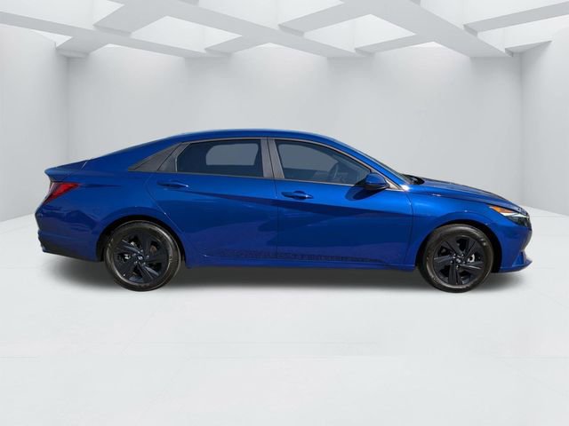 Used 2023 Hyundai Elantra SEL FWD image 3