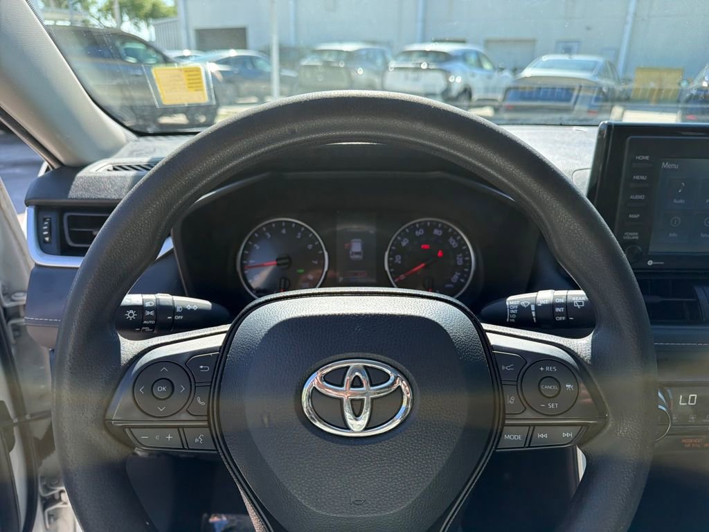 Used 2020 Toyota RAV4 XLE w/ Convenience Package image 20
