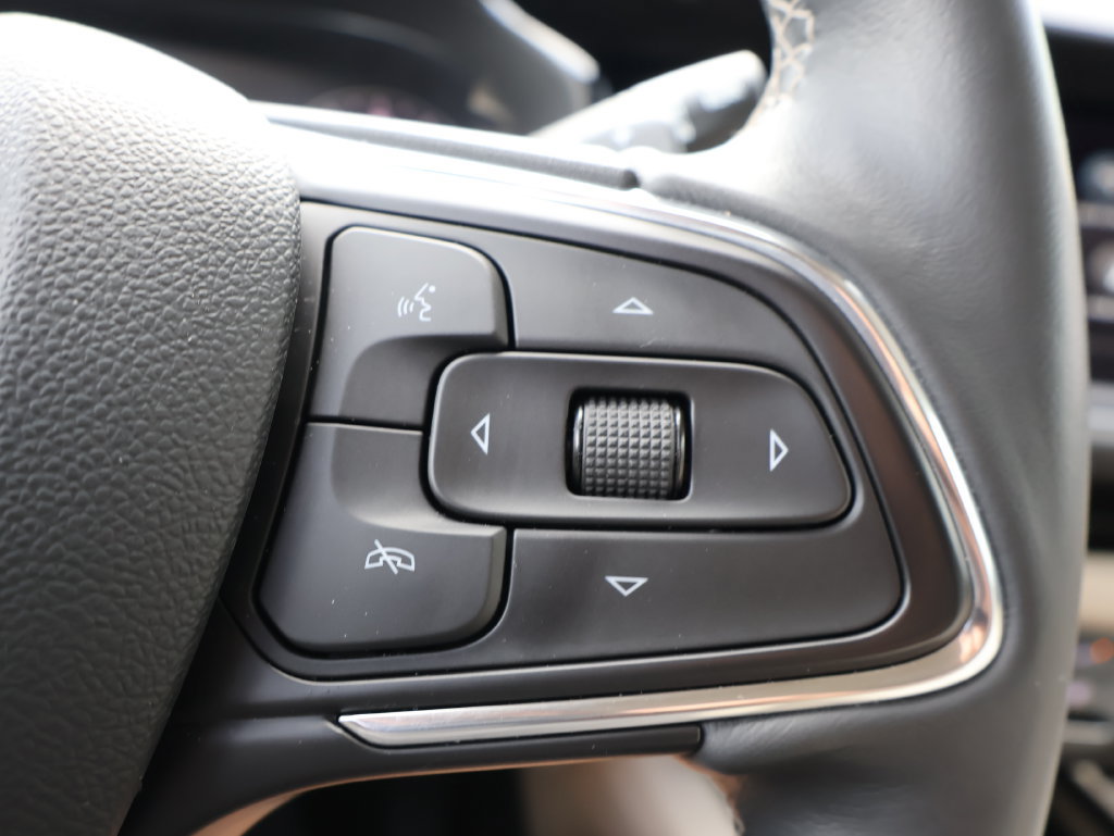 Certified 2023 Buick Envision Preferred FWD image 18