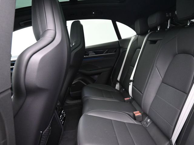 Certified 2025 Porsche Macan Electric RWD image 19