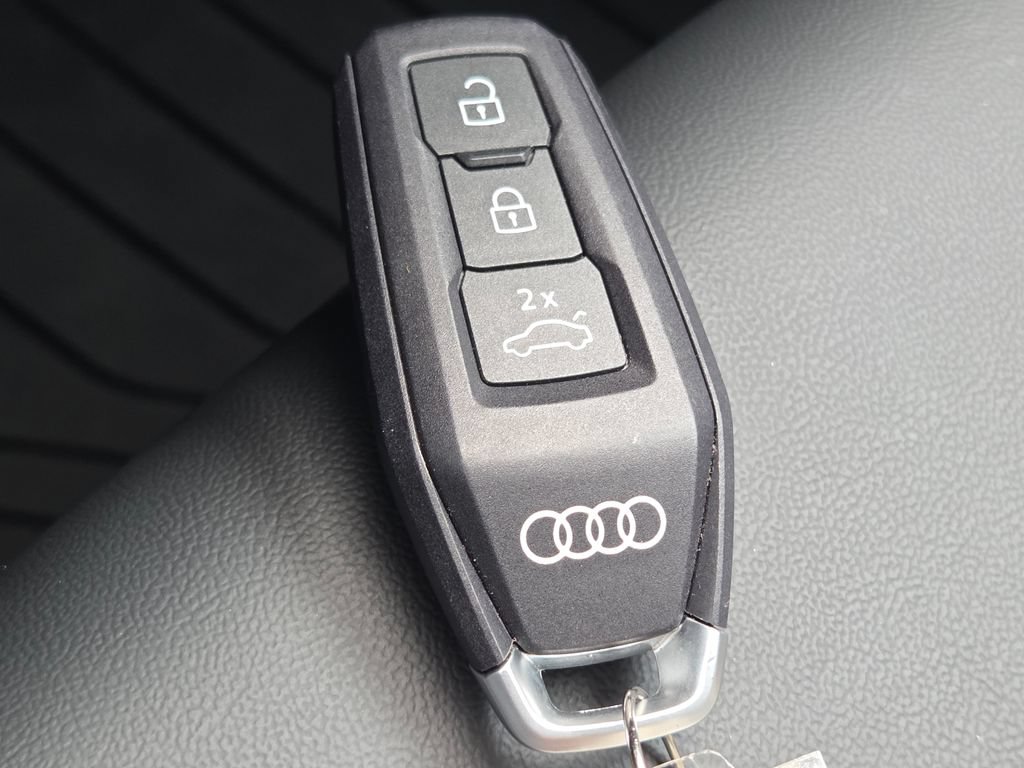 Certified 2025 Audi Q5 Prestige AWD/4WD image 40