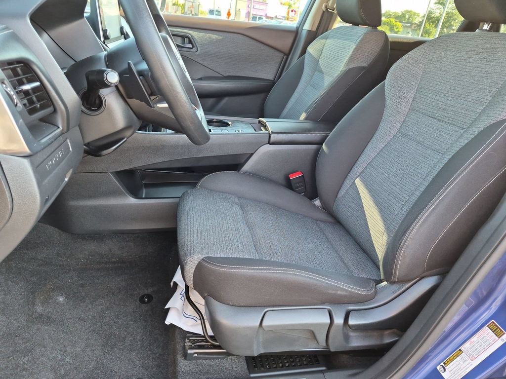 Used 2022 Nissan Rogue S FWD image 11