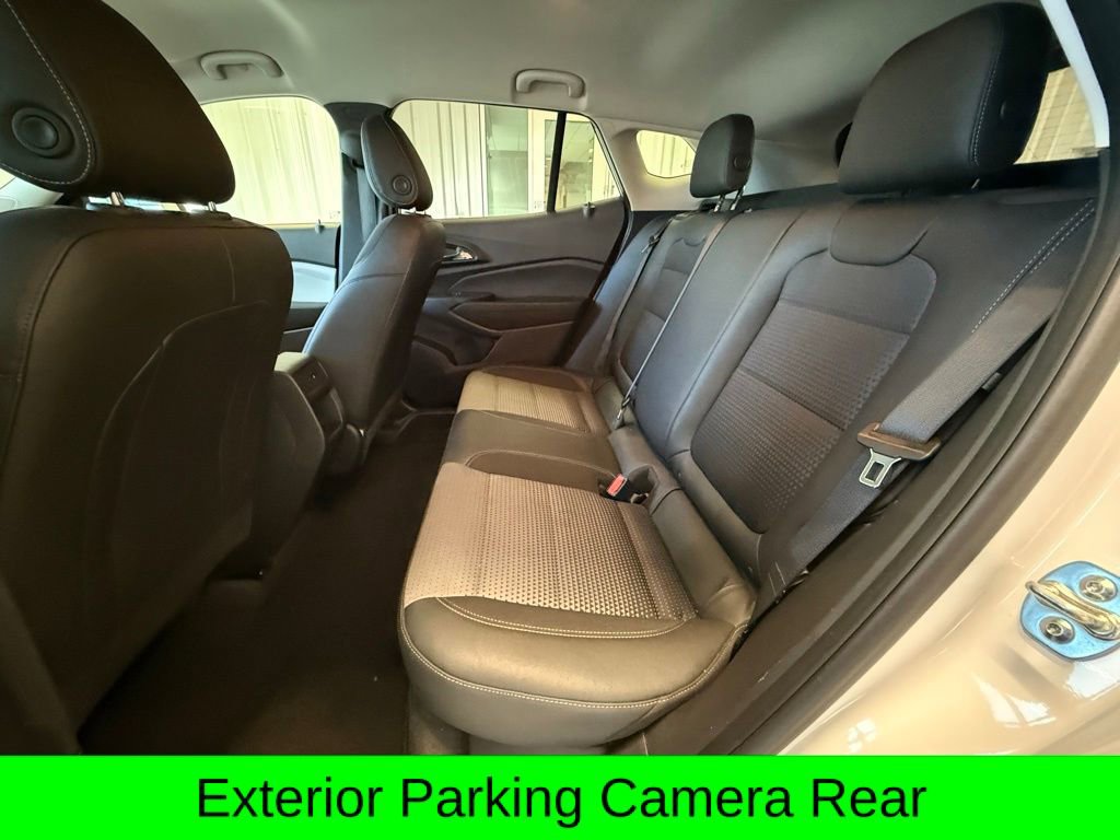 Used 2025 Chevrolet Trax LT image 9