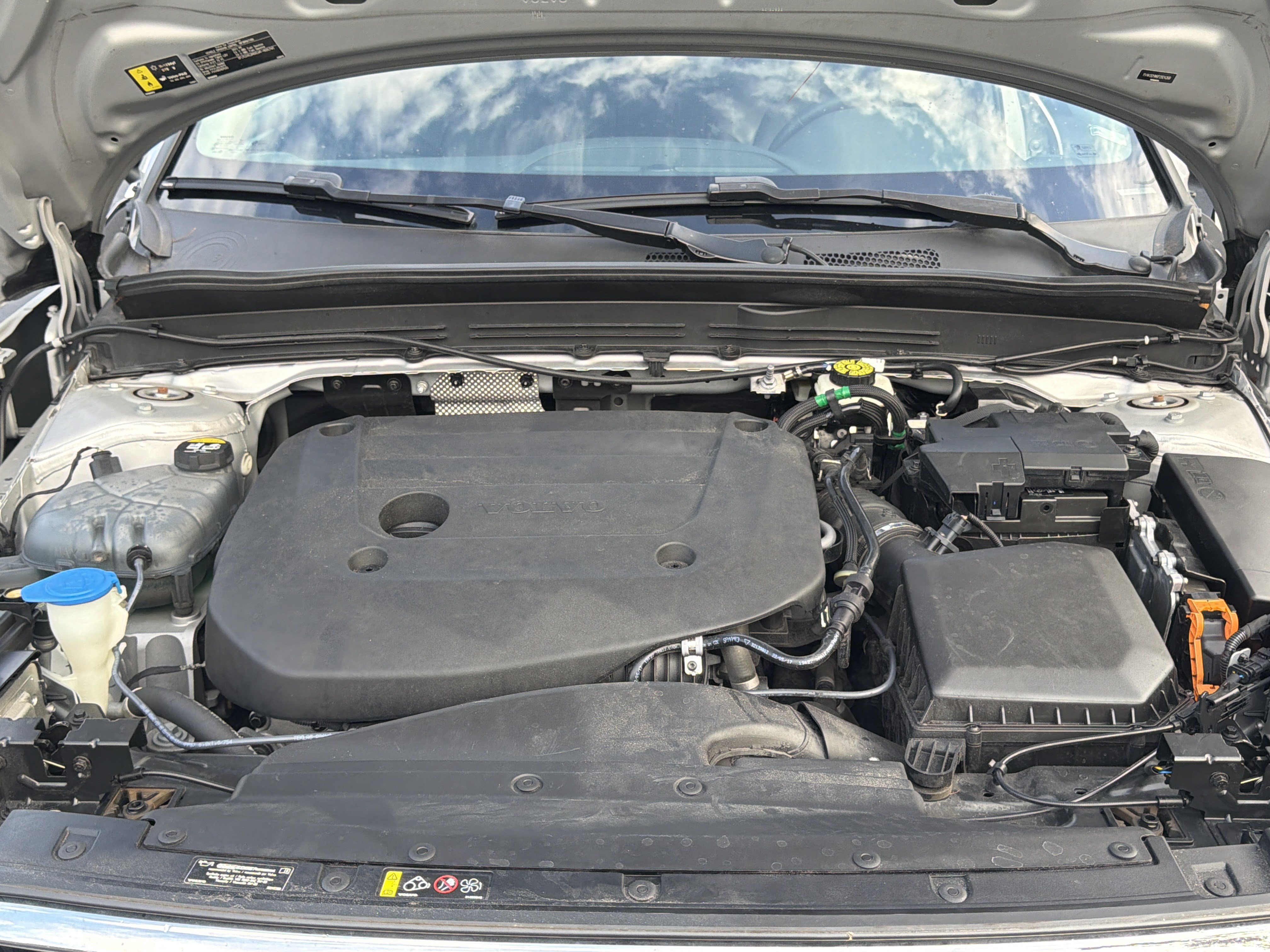 Certified 2023 Volvo XC40 B4 Plus w/ Driver Assist Package FWD image 54