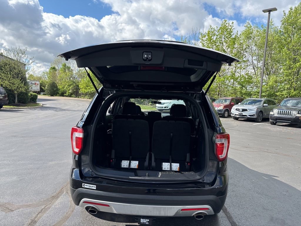 Used 2017 Ford Explorer XLT FWD image 33