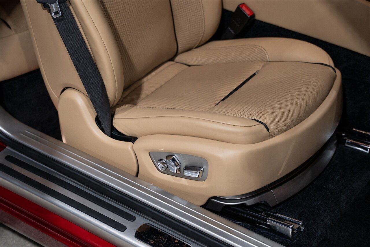 Used 2019 Rolls-Royce Wraith RWD image 31