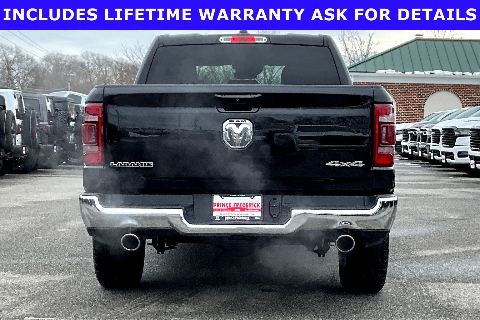 Used 2024 RAM 1500 Laramie AWD/4WD image 4