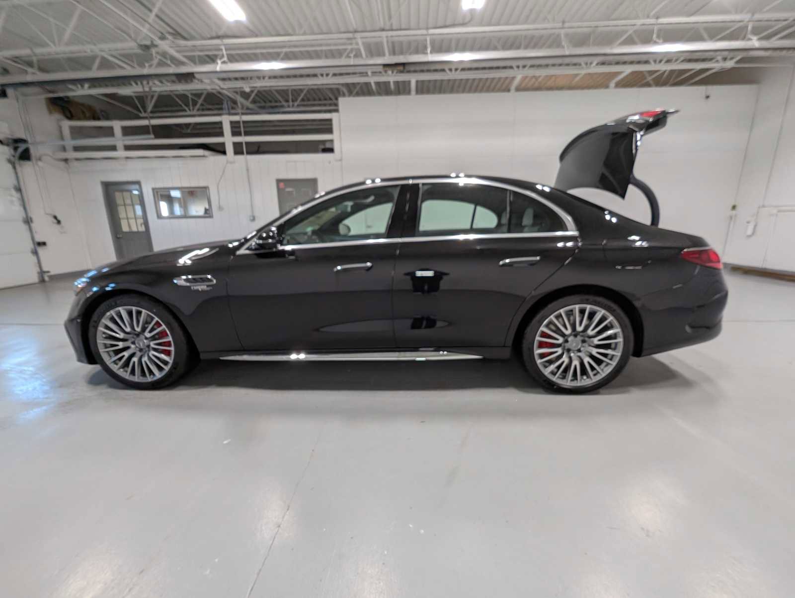 New 2026 Mercedes-Benz E 53 AMG e 4MATIC Sedan image 10