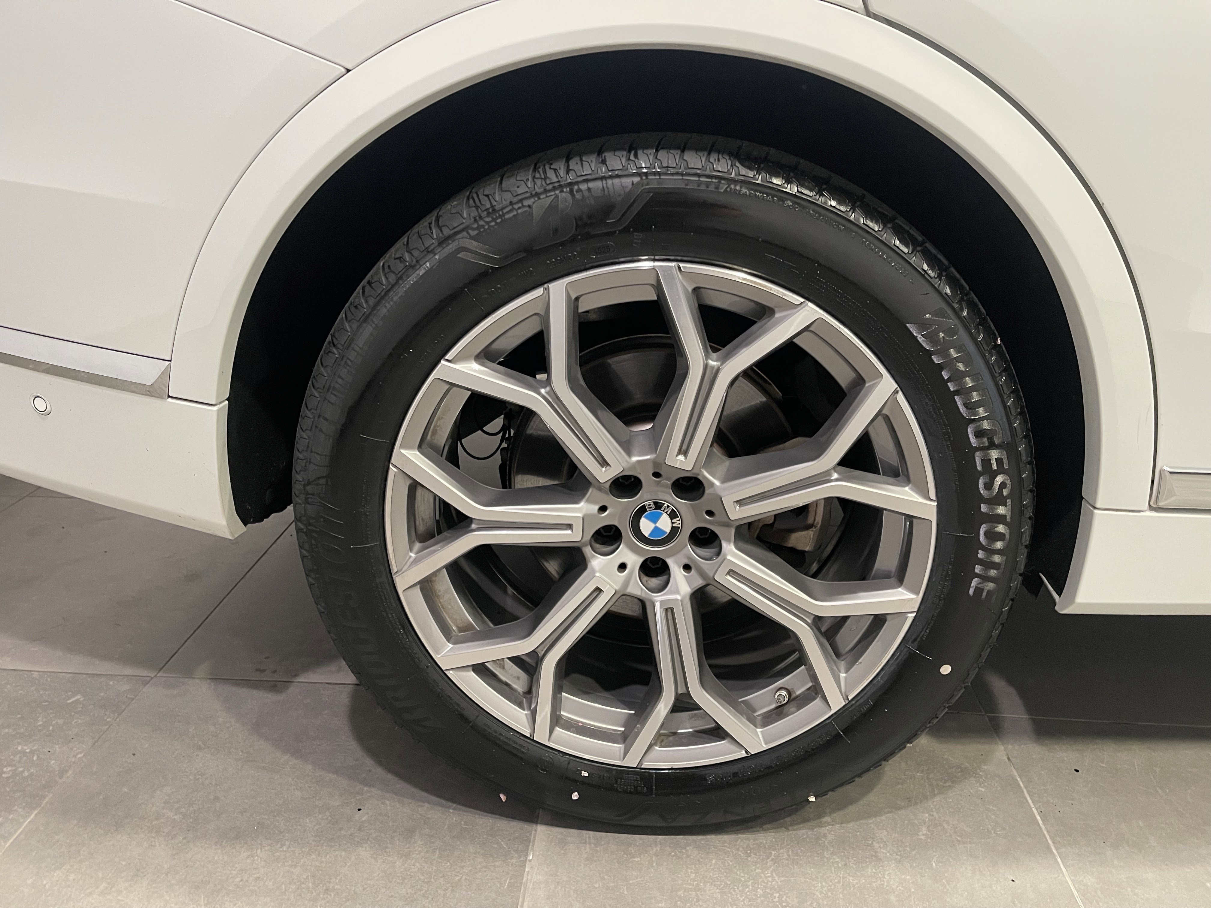 Certified 2024 BMW X7 xDrive40i w/ Premium Package AWD/4WD image 9