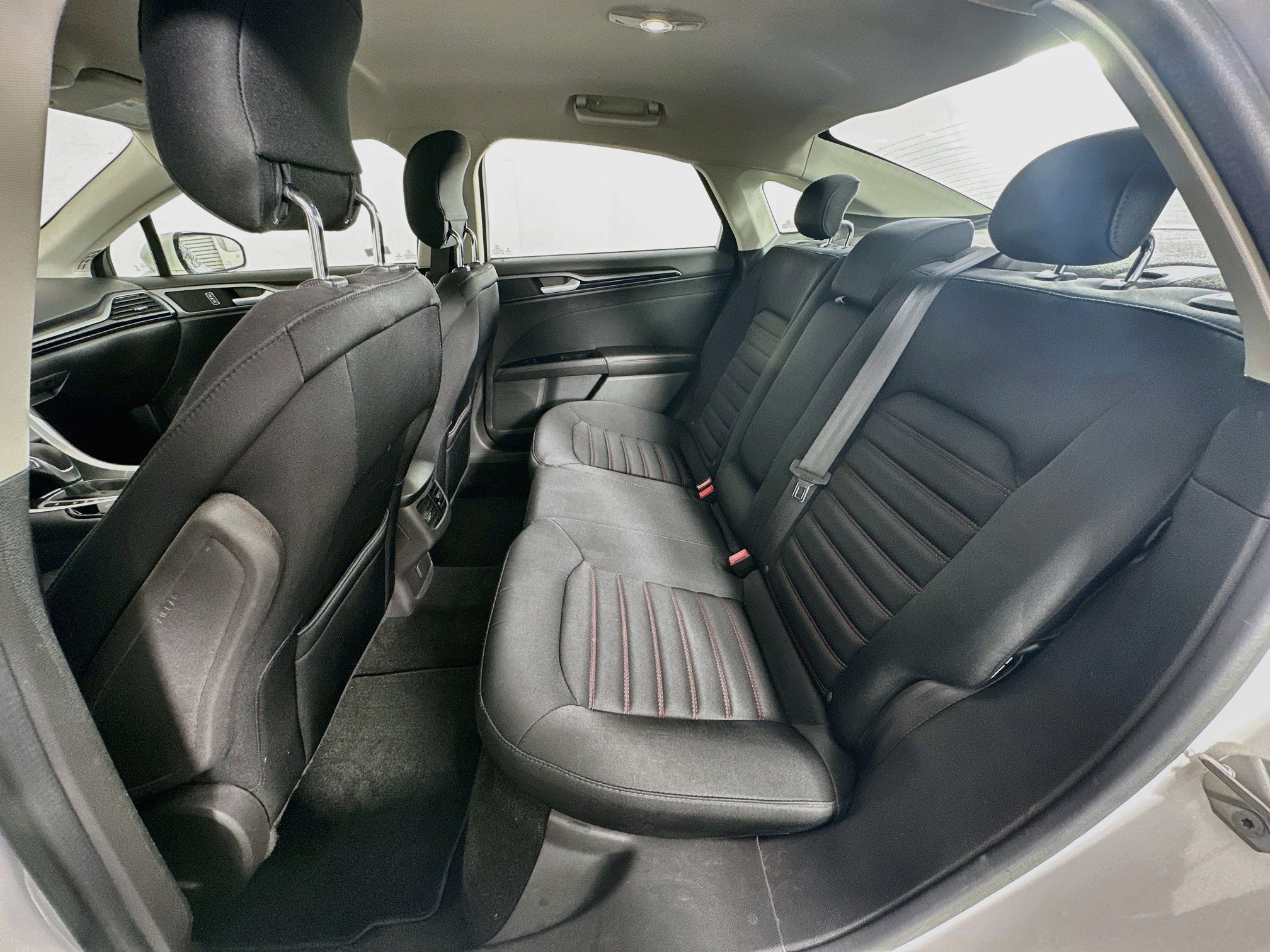 Used 2013 Ford Fusion SE FWD image 25
