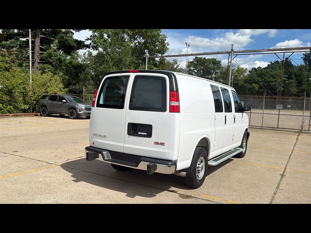 Used 2025 GMC Savana 2500 w/ Driver Convenience Package RWD image 5