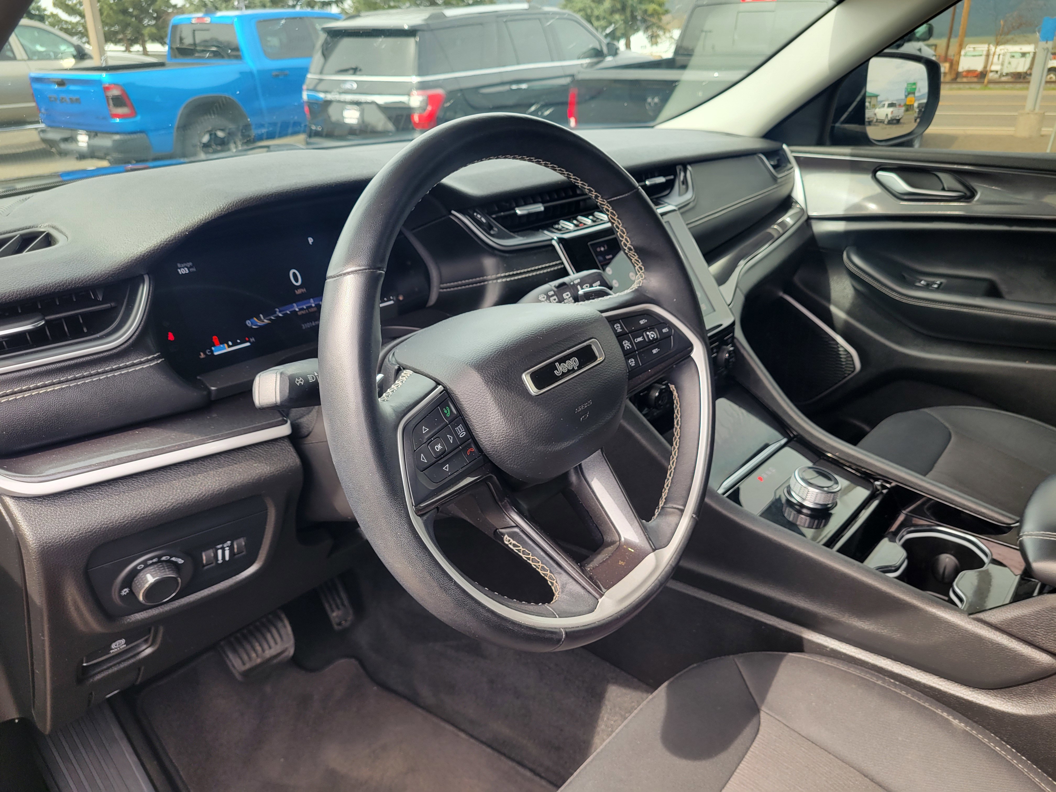 Used 2022 Jeep Grand Cherokee L Laredo w/ Luxury Tech Group I image 6