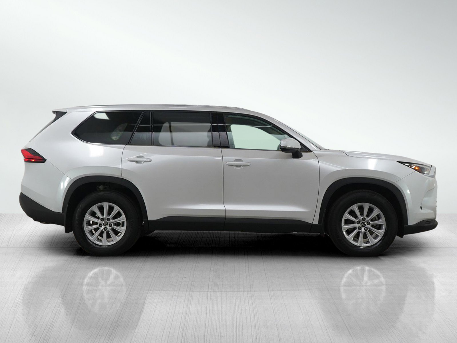 Used 2024 Toyota Grand Highlander XLE image 6