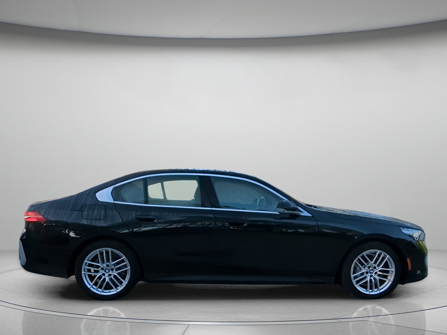 Used 2025 BMW 530i RWD image 32