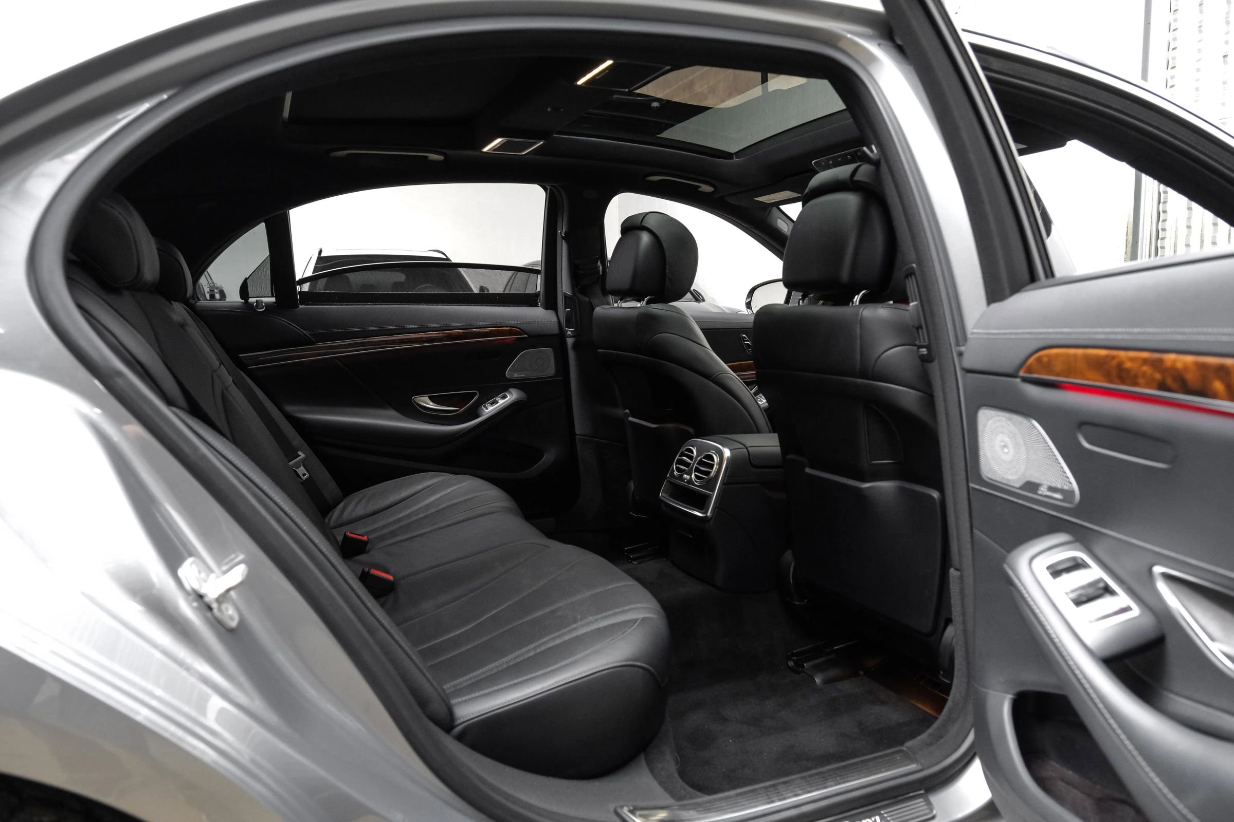 Used 2014 Mercedes-Benz S 550 Sedan image 46