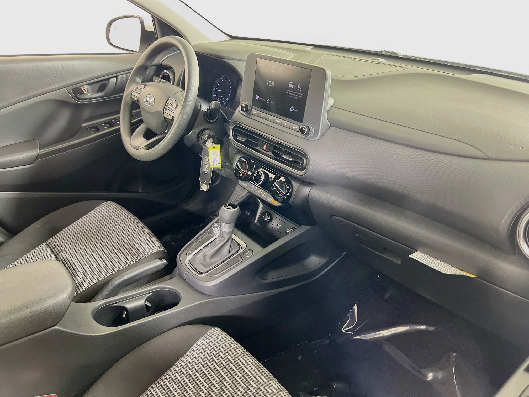 Used 2023 Hyundai Kona SE AWD/4WD image 25