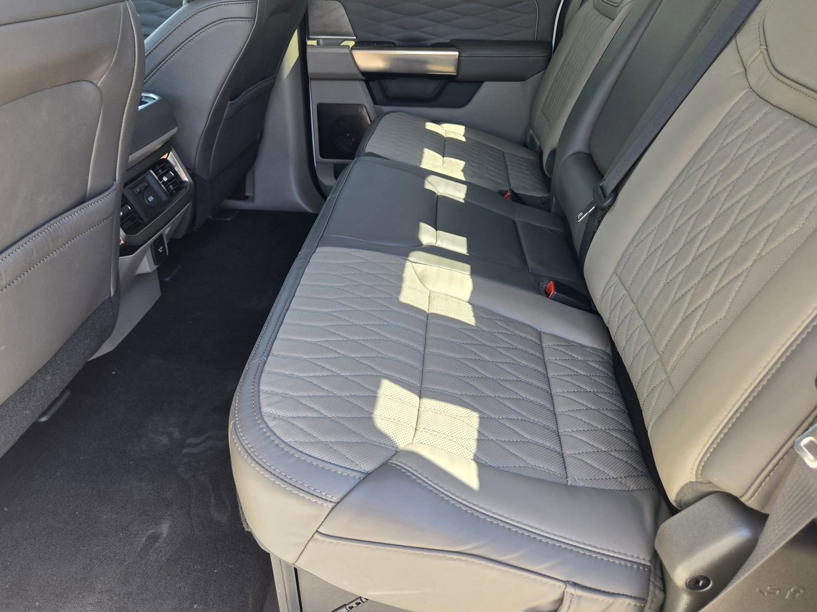 New 2026 Ford F350 Platinum w/ Platinum Plus Package image 27