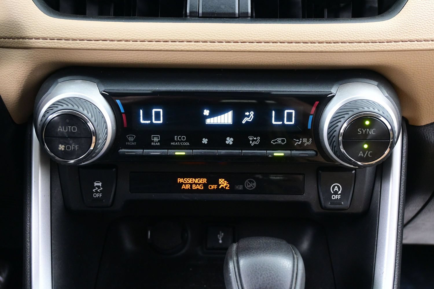 Used 2021 Toyota RAV4 XLE AWD/4WD image 19