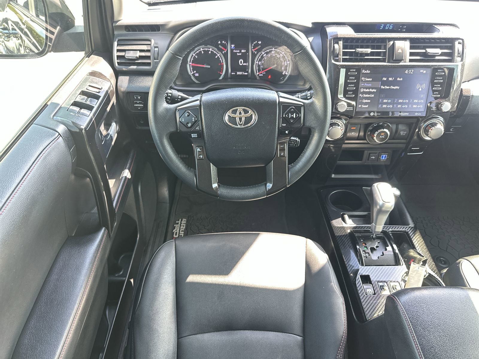 Used 2021 Toyota 4Runner TRD Off-Road Premium w/ Moonroof Package AWD/4WD image 17