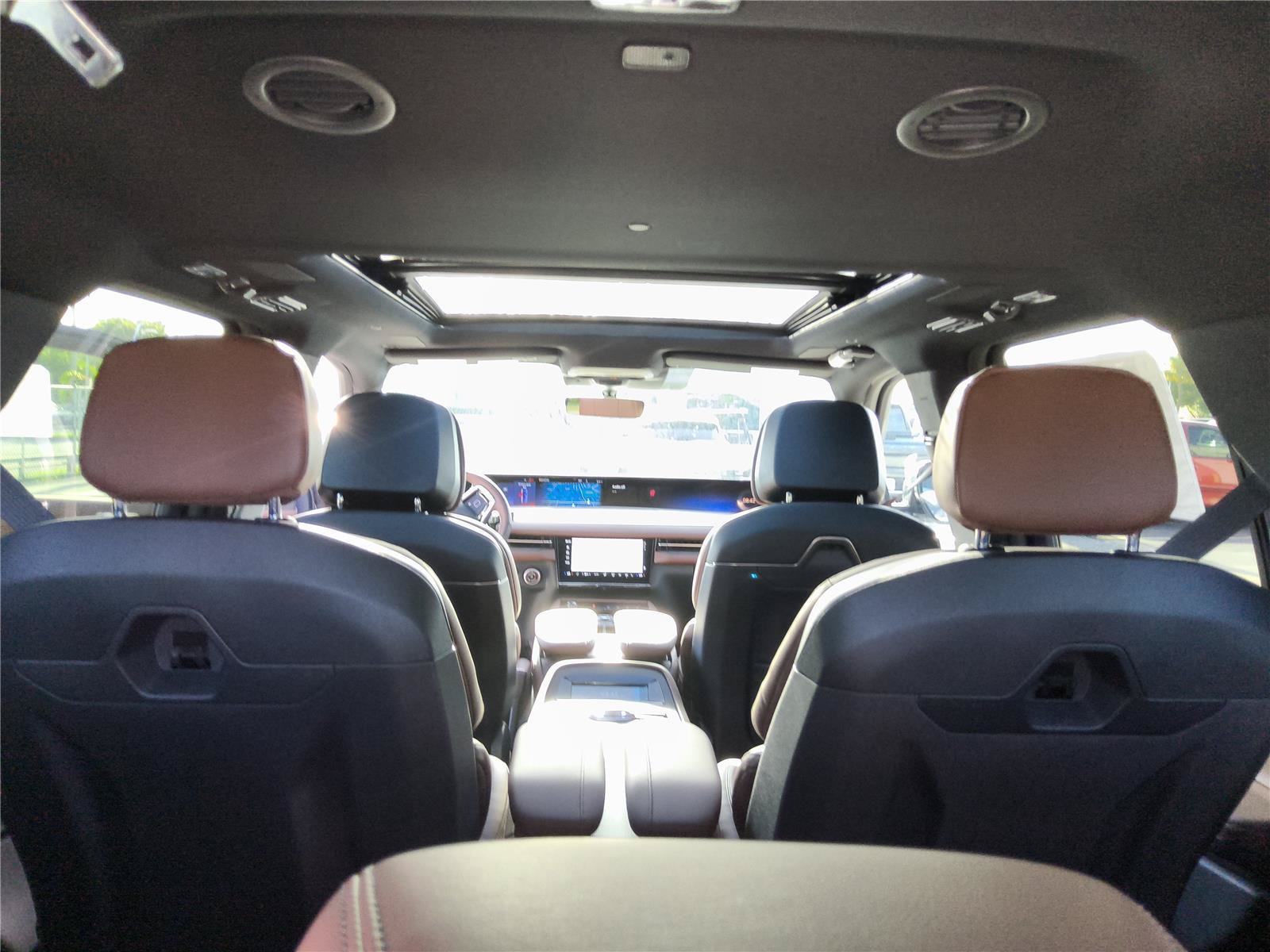 New 2027 Lincoln Navigator Reserve AWD/4WD image 21