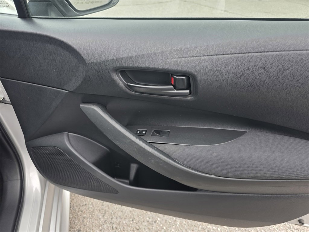 Used 2022 Toyota Corolla LE image 23