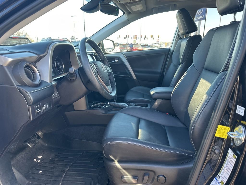 Used 2018 Toyota RAV4 Limited w/ Advanced Technology Package image 8