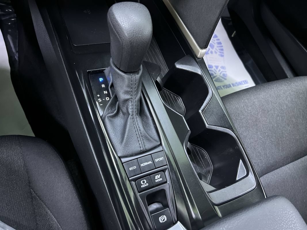 Used 2025 Toyota Camry LE FWD image 24