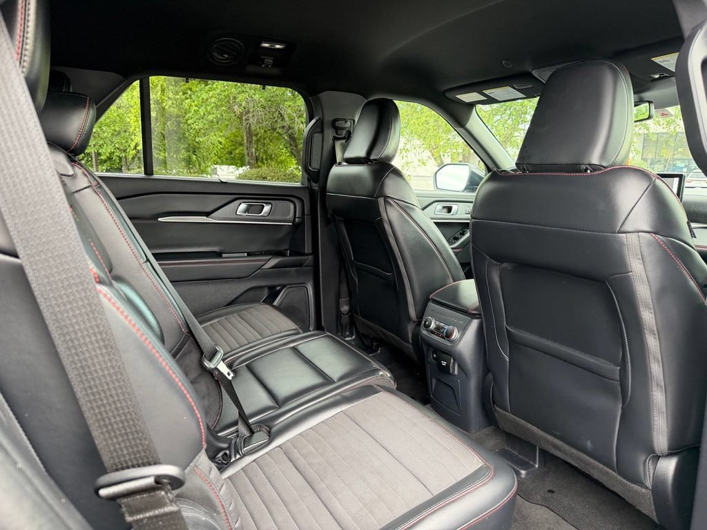Used 2025 Ford Explorer ST-Line w/ Premium Package RWD image 25