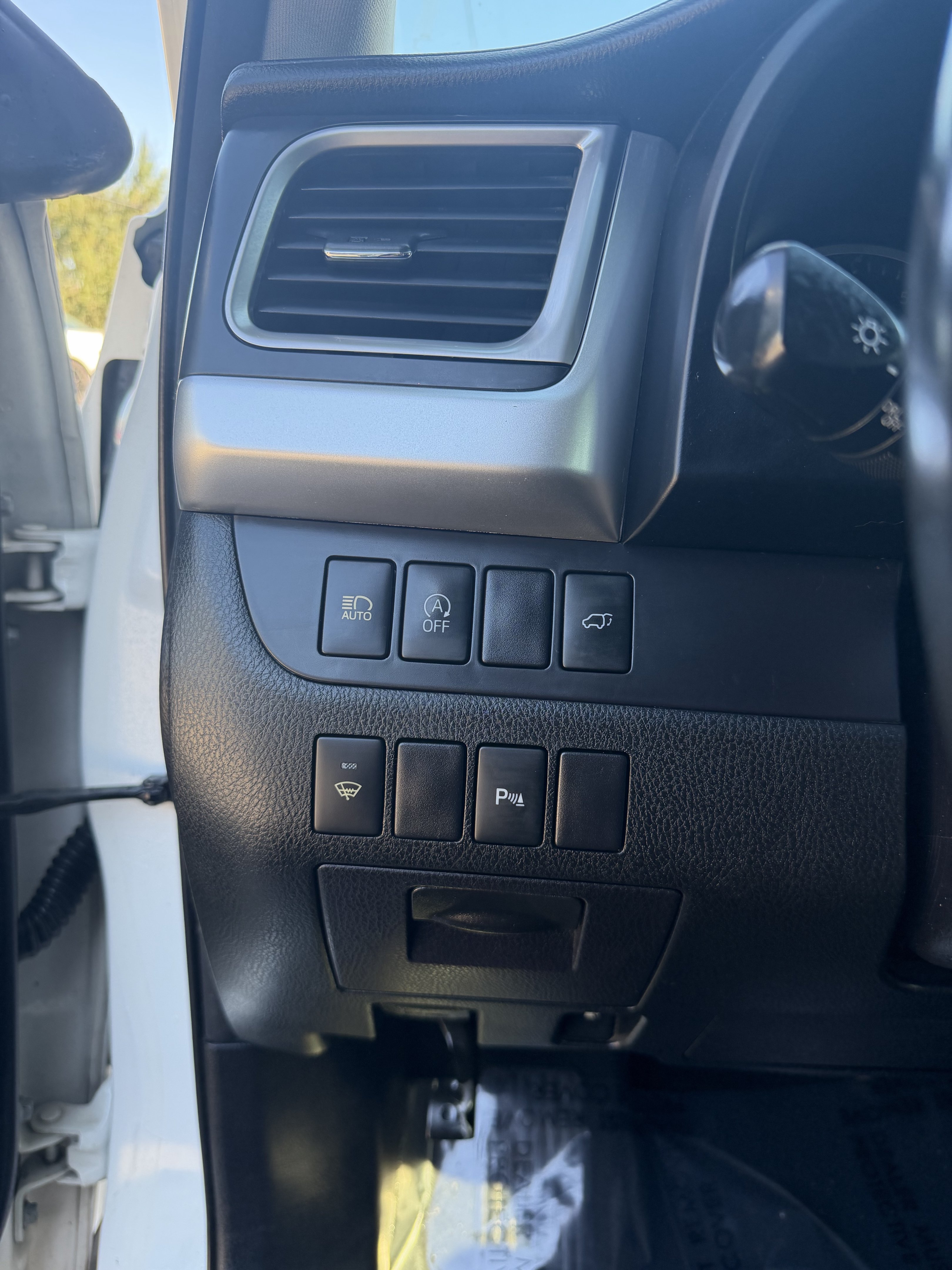 Used 2017 Toyota Highlander Limited FWD image 23