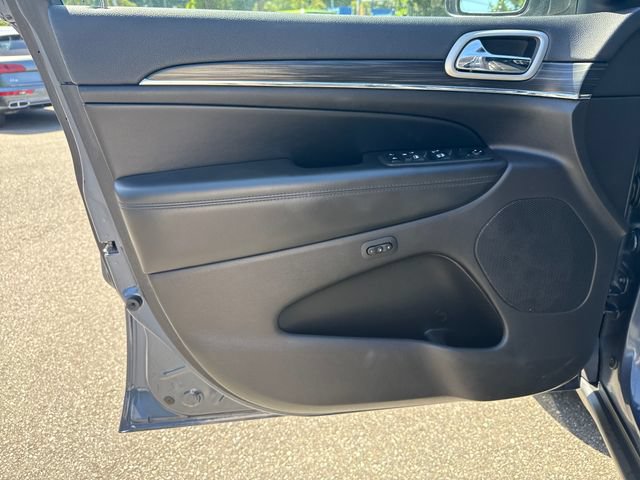 Used 2019 Jeep Grand Cherokee Limited AWD/4WD image 15