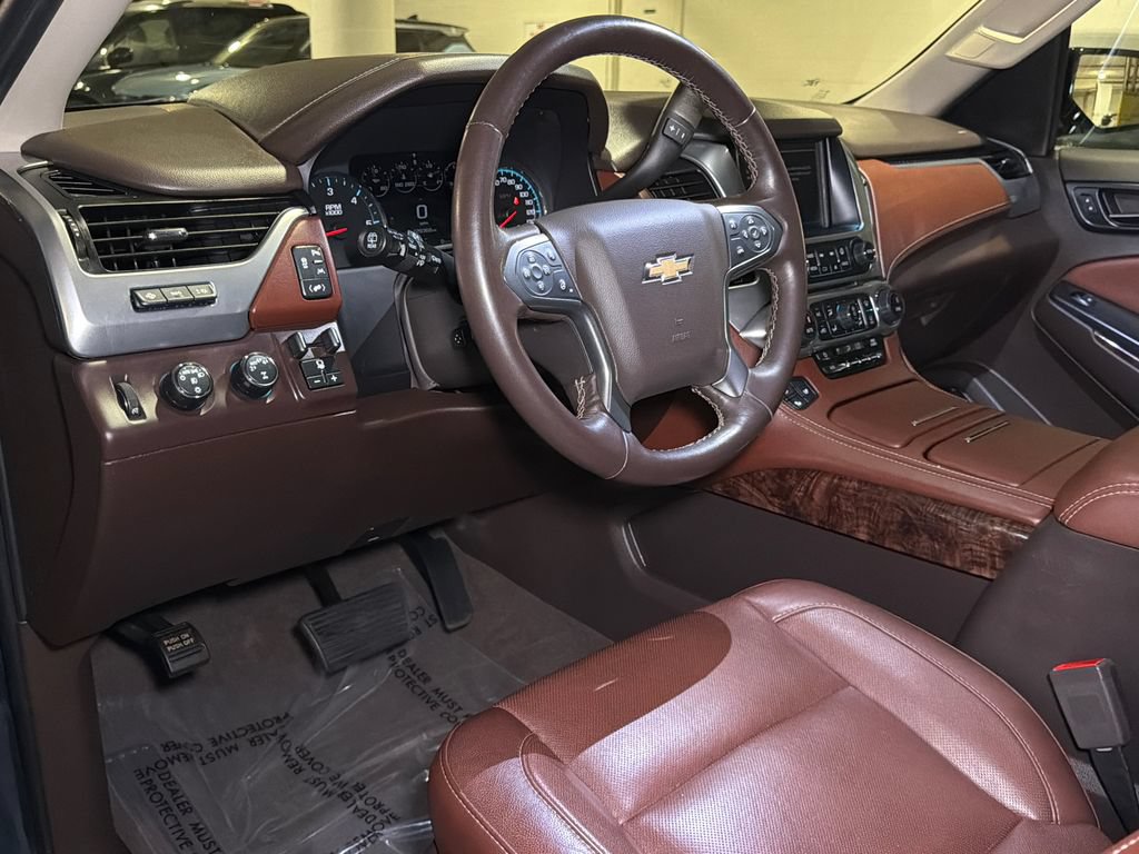 Used 2020 Chevrolet Suburban Premier w/ Premier 6.2L Value Package AWD/4WD image 18