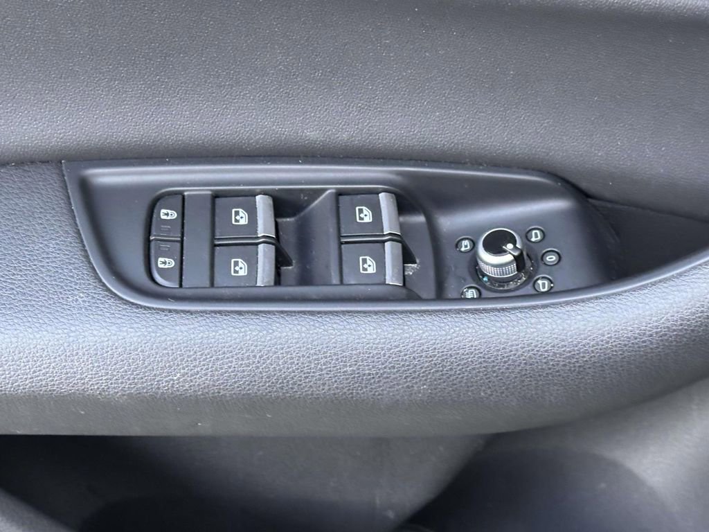 Used 2023 Audi Q7 2.0T Premium w/ Convenience Package image 10