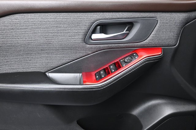 Used 2022 Nissan Rogue SV FWD image 7