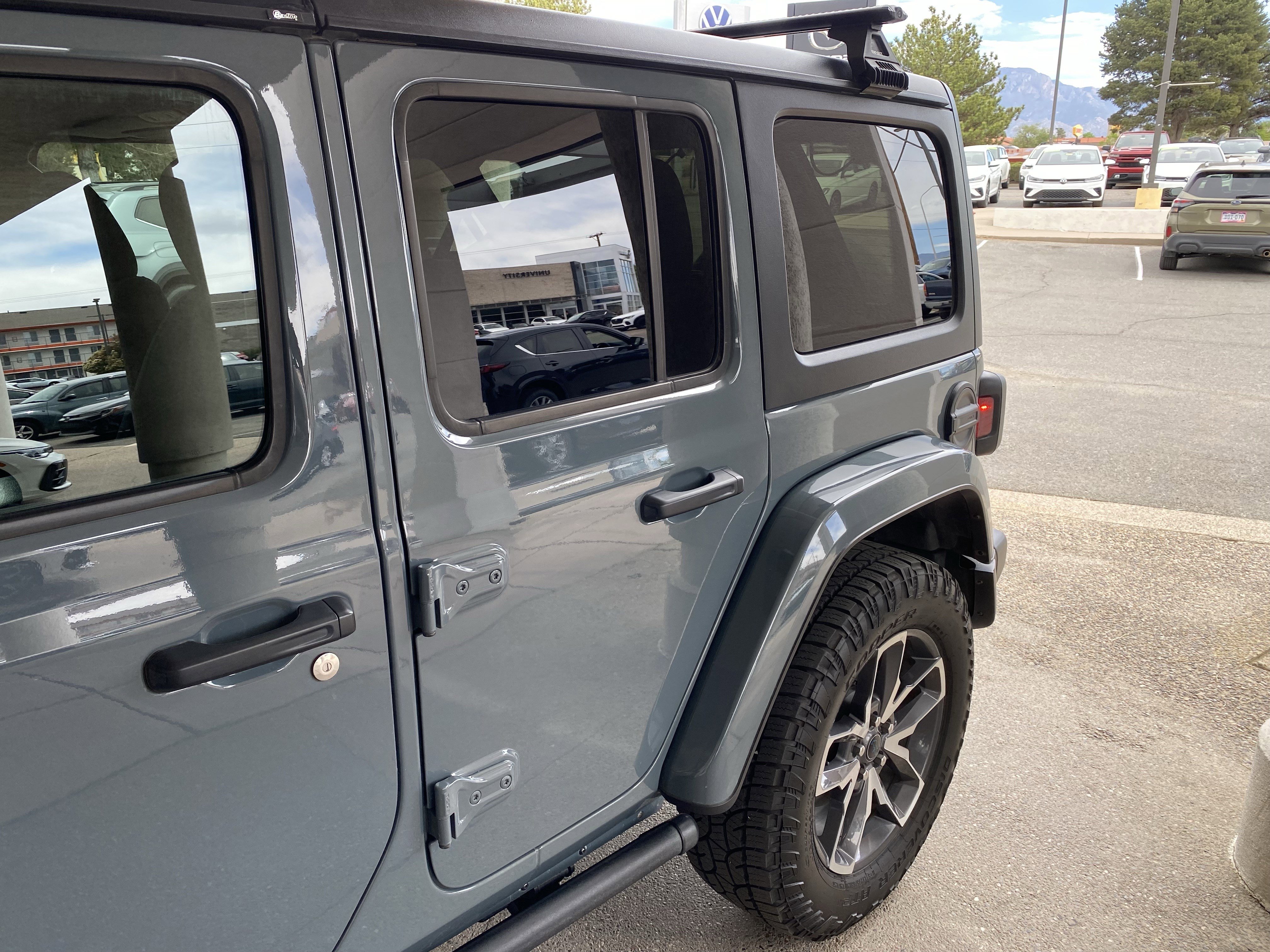 Used 2024 Jeep Wrangler Unlimited w/ Technology Group AWD/4WD image 95