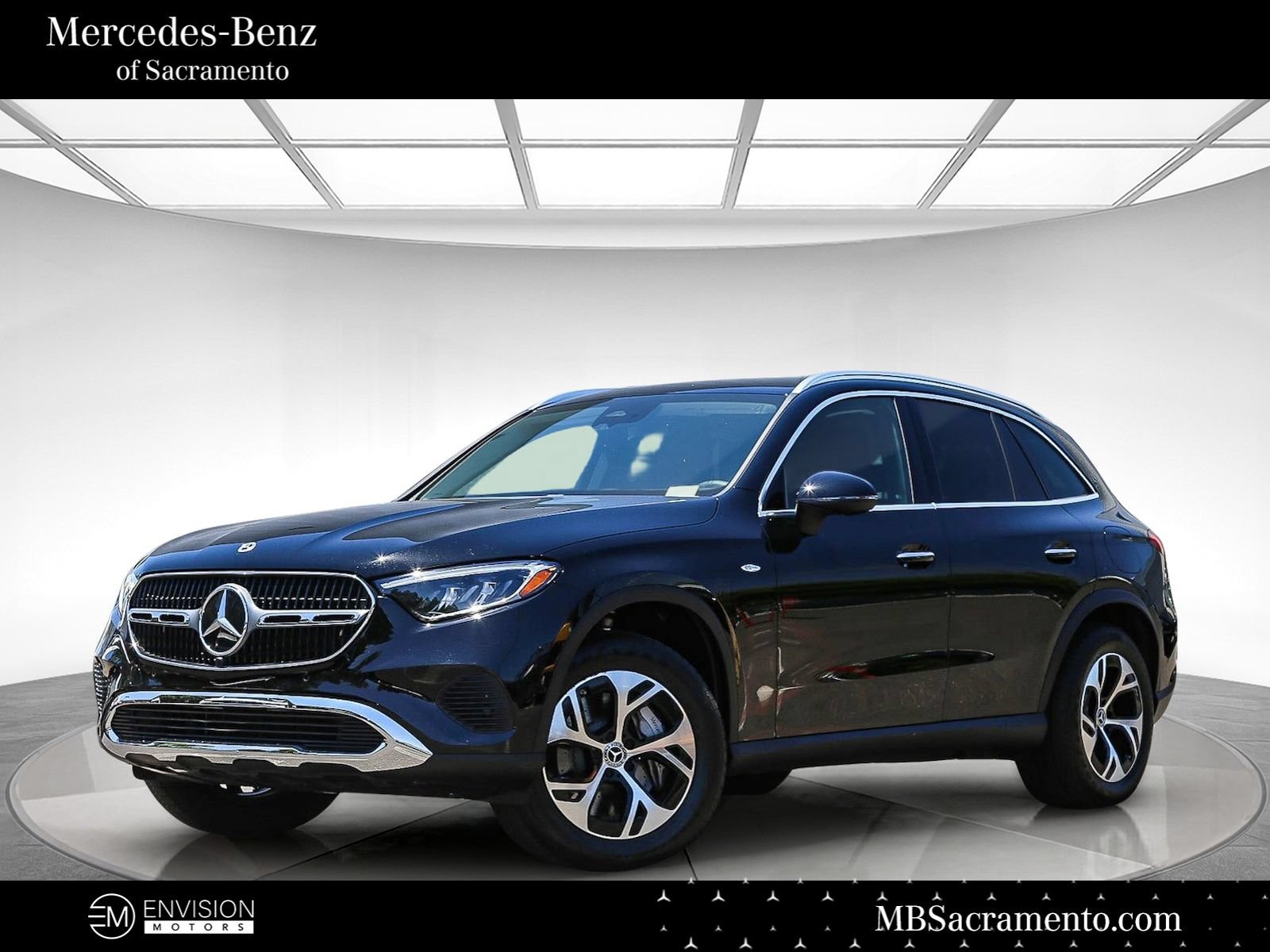 Used 2025 Mercedes-Benz GLC 350e 4MATIC image 1