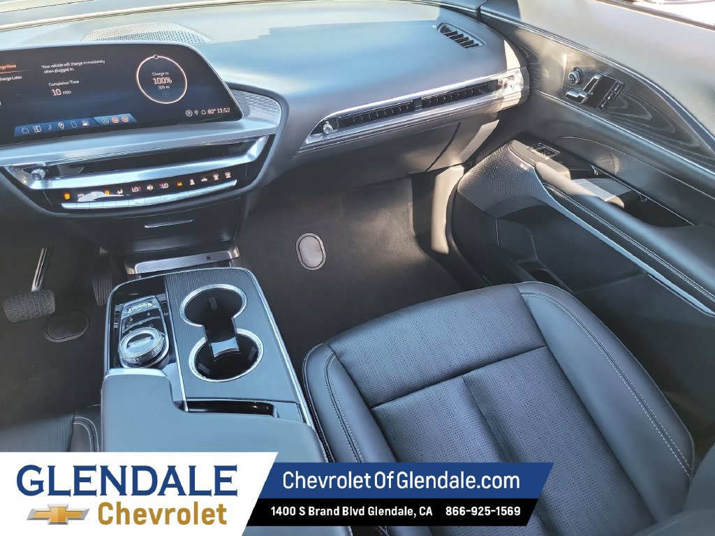 Used 2024 Cadillac Lyriq Sport AWD/4WD image 16