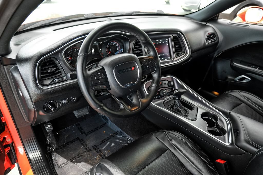 Used 2016 Dodge Challenger R/T w/ Blacktop Package RWD image 2