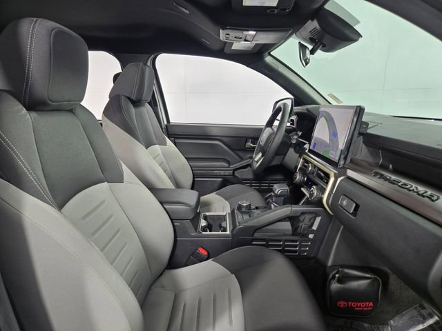 Used 2025 Toyota Tacoma TRD Off-Road image 15