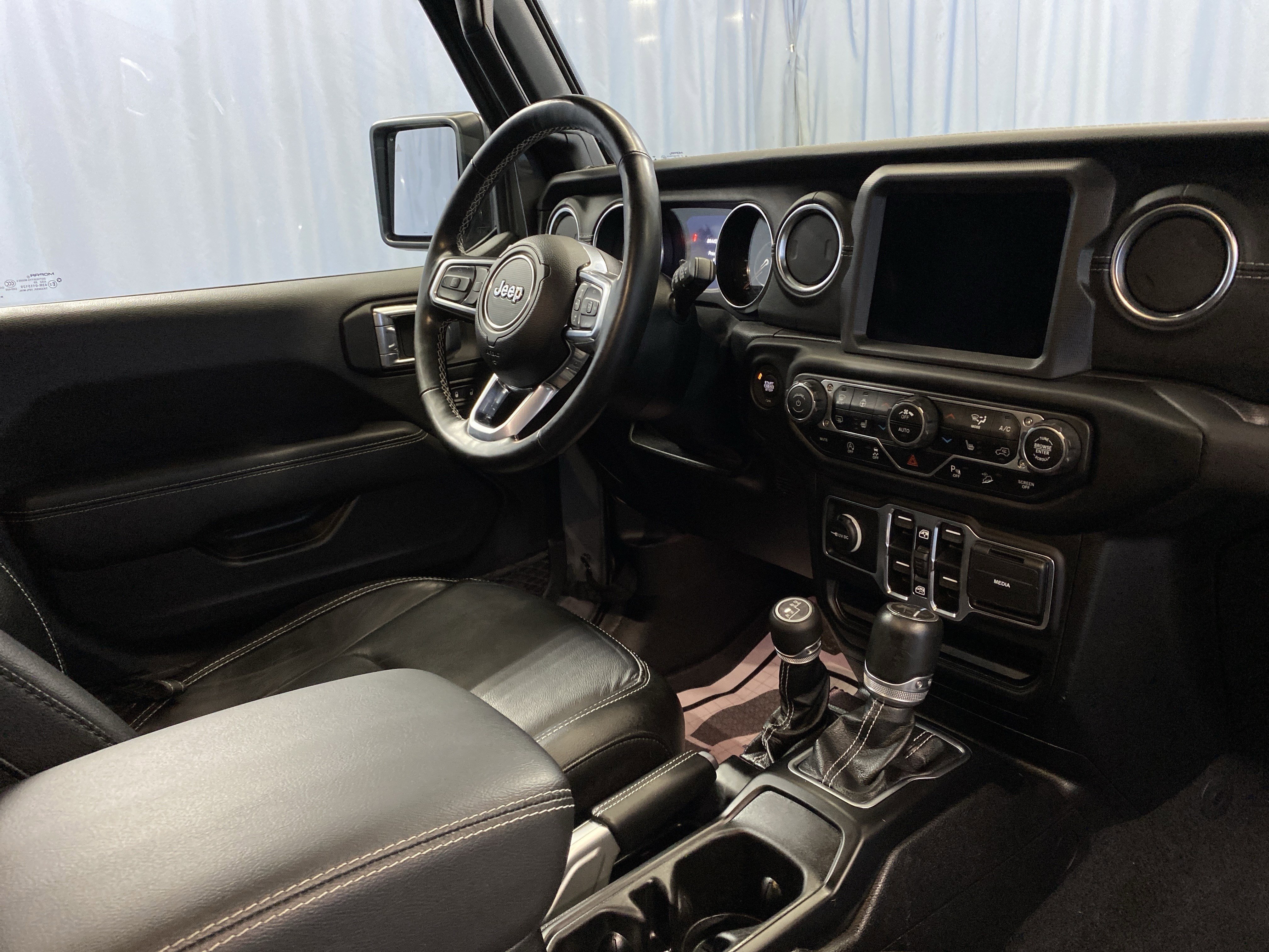 Used 2021 Jeep Wrangler Unlimited Sahara image 43