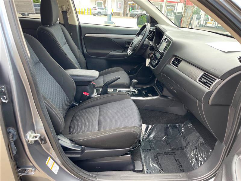Used 2017 Mitsubishi Outlander ES AWD/4WD image 14