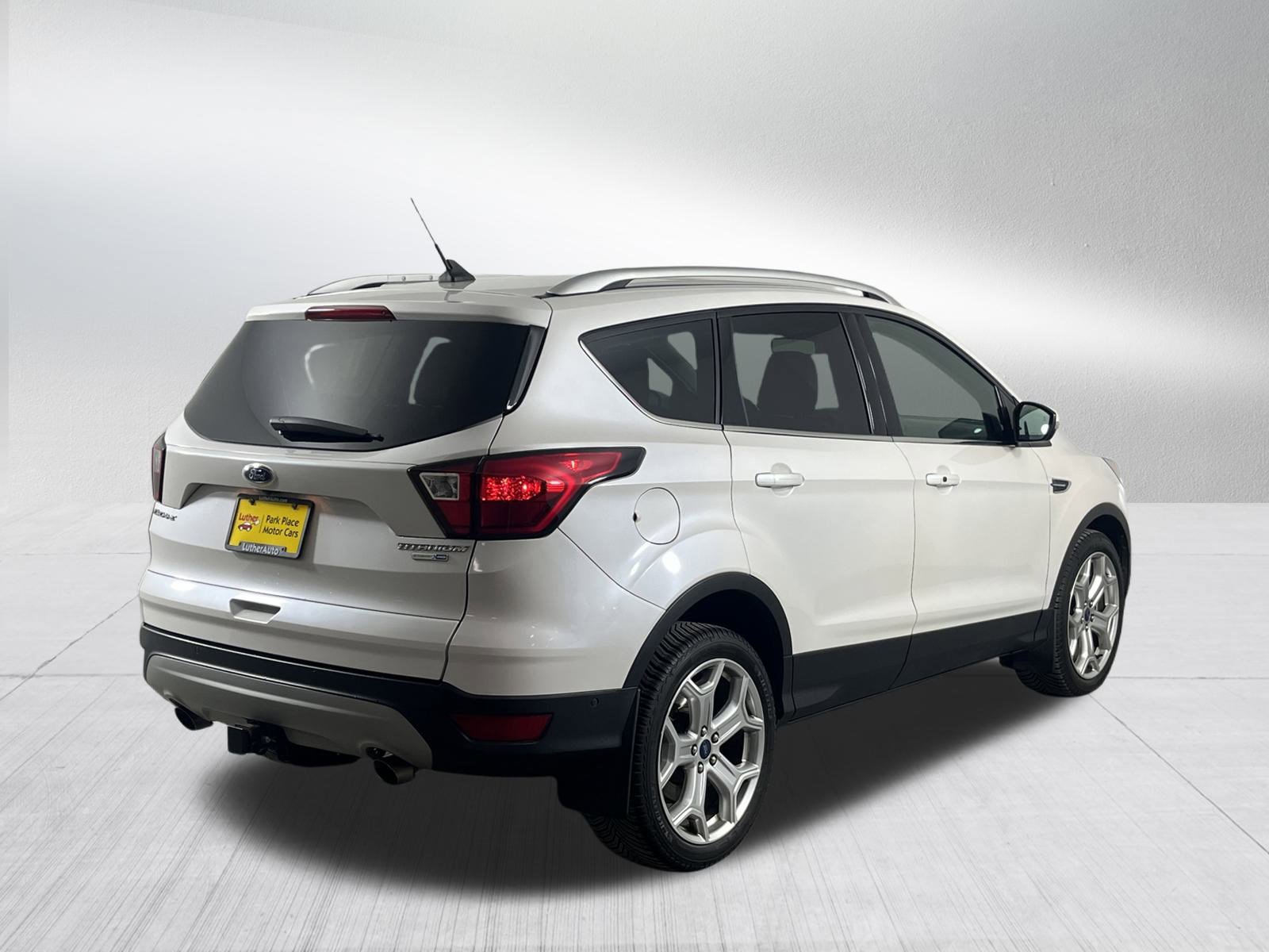 Used 2019 Ford Escape Titanium image 7