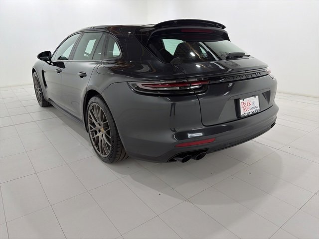 Used 2018 Porsche Panamera 4 image 3