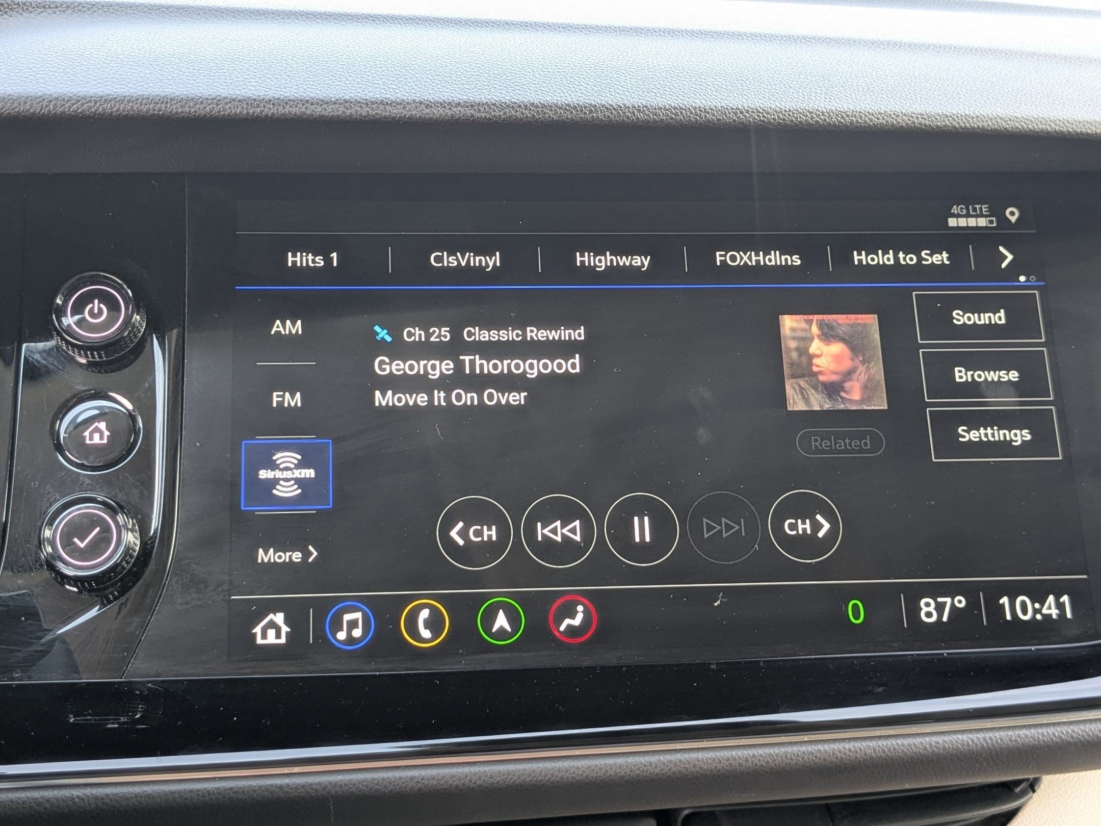Certified 2022 Buick Envision Avenir w/ Technology Package II AWD/4WD image 24