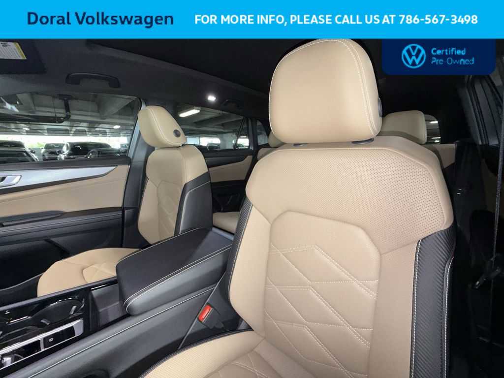 Certified 2024 Volkswagen Atlas Cross Sport SE w/ Panoramic Sunroof Package FWD image 14