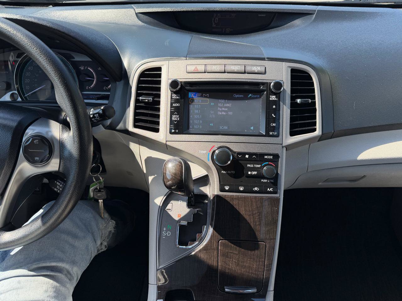 Used 2013 Toyota Venza LE AWD/4WD image 17