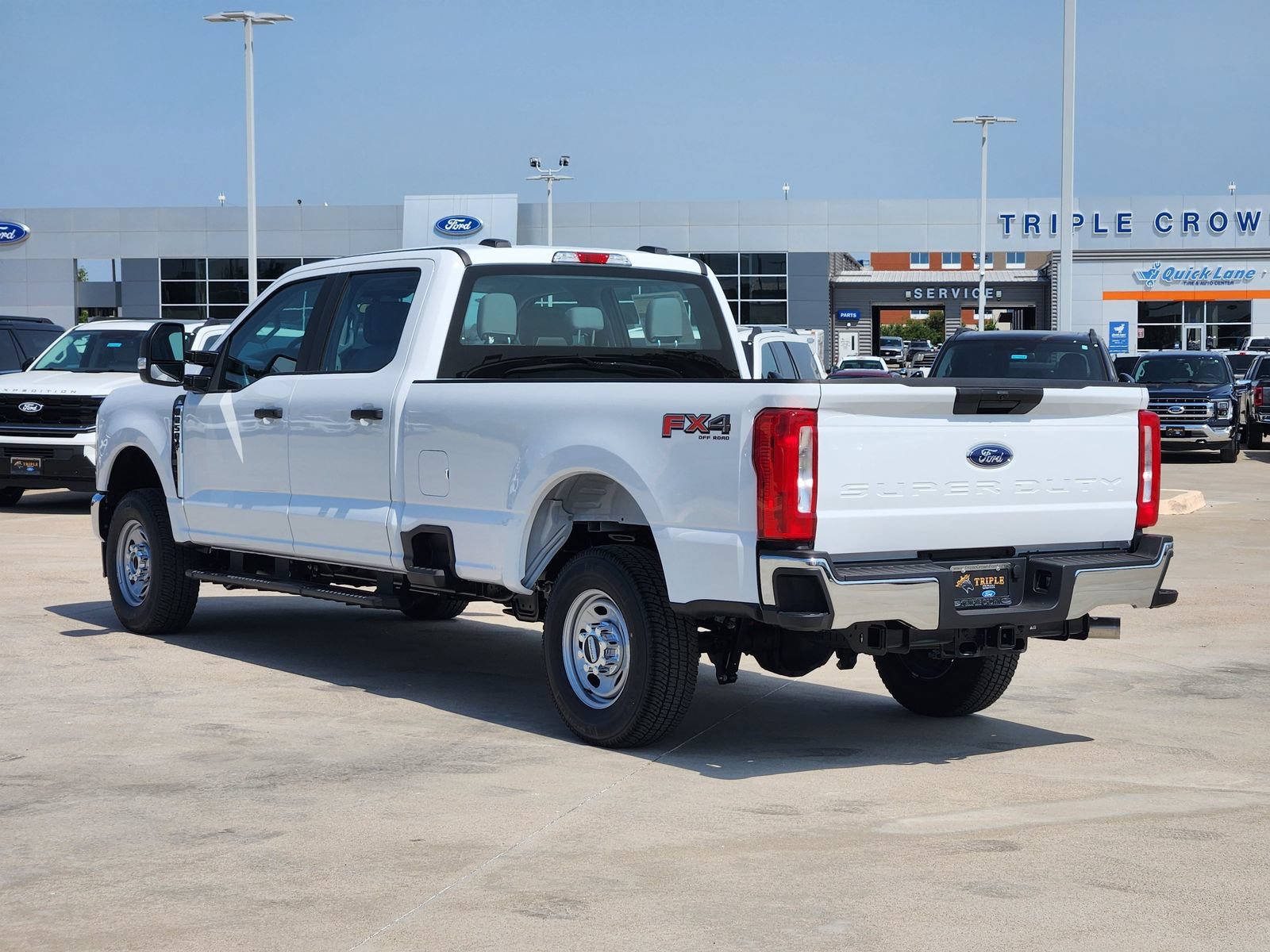 New 2026 Ford F250 XL w/ FX4 Off-Road Package AWD/4WD image 4
