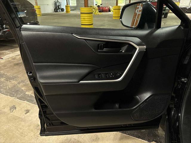 Certified 2022 Toyota RAV4 LE image 28