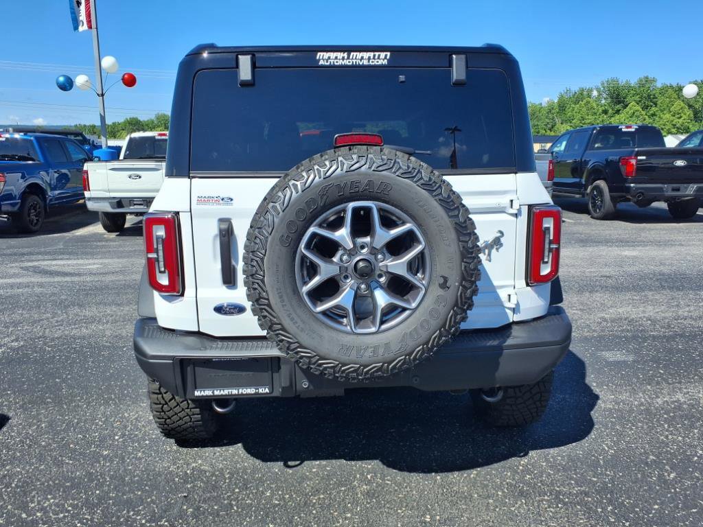 New 2025 Ford Bronco Badlands image 4