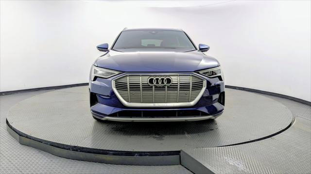 Used 2023 Audi e-tron Premium Plus w/ Premium Plus Package AWD/4WD image 12