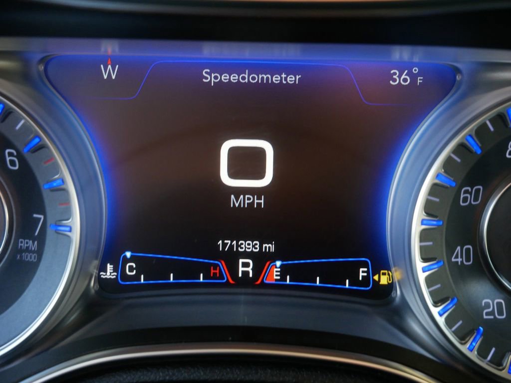 Used 2017 Chrysler 300 Limited AWD/4WD image 28